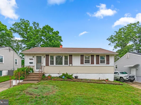 7308 Oliver St, Lanham, MD 20706