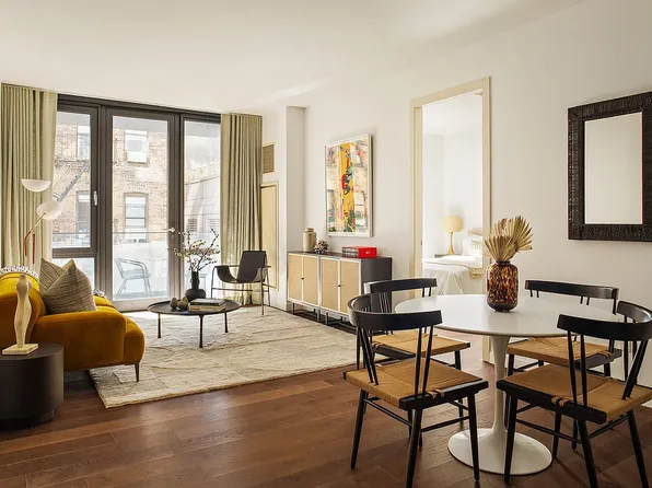 302 E 96th St APT 302, New York, NY 10128