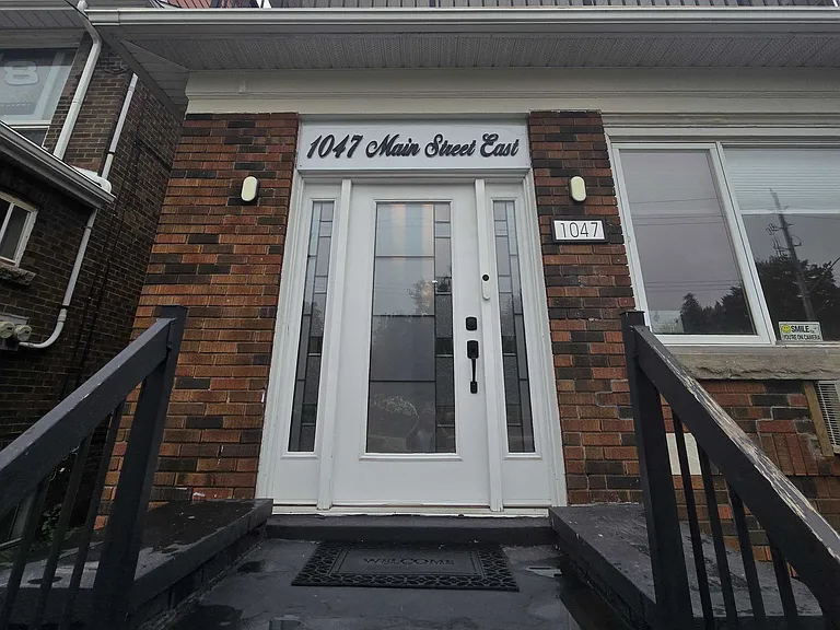 1047 Main St E #1 — Photo 12