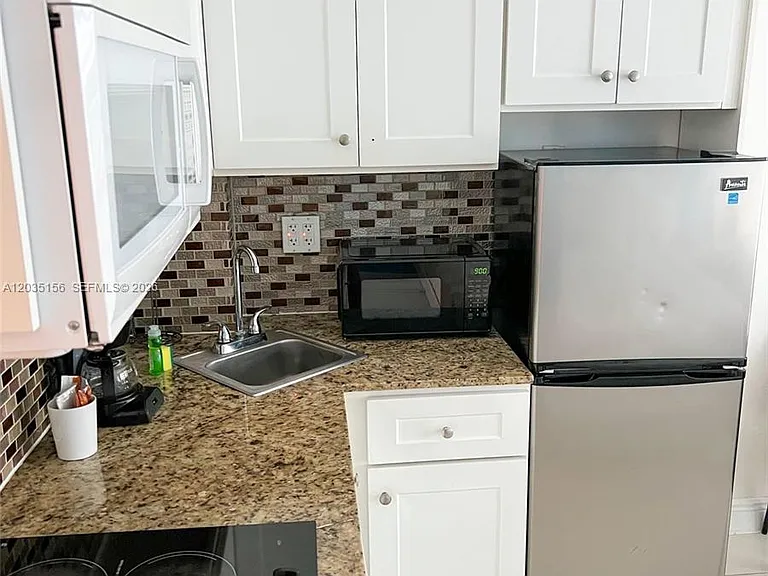 6345 Collins Ave #830 — Photo 3