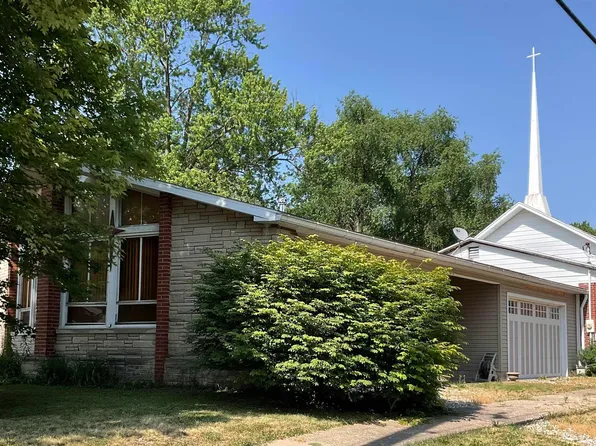 1673 N Seminary St, Galesburg, IL 61401