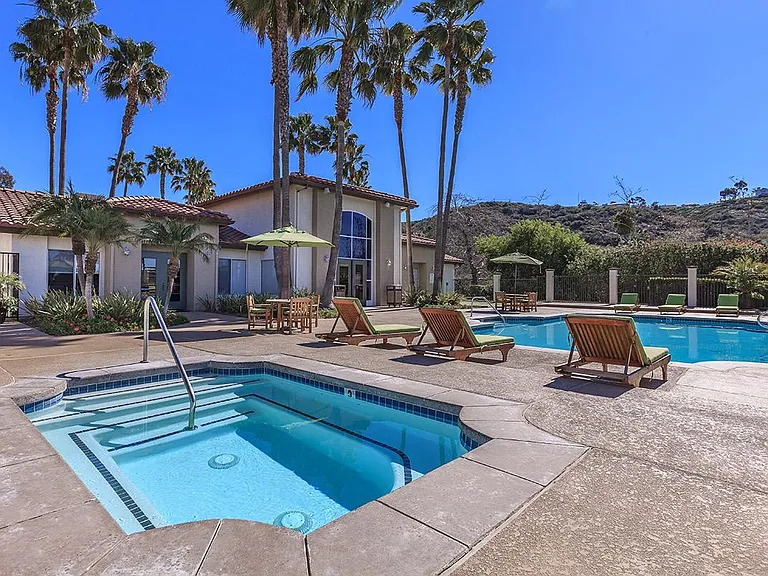 240 Avenida Vis — Photo 40