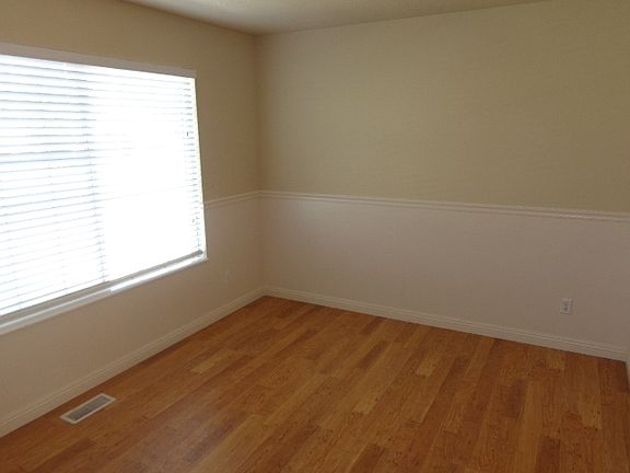 4th image of 309 S 1400th St W