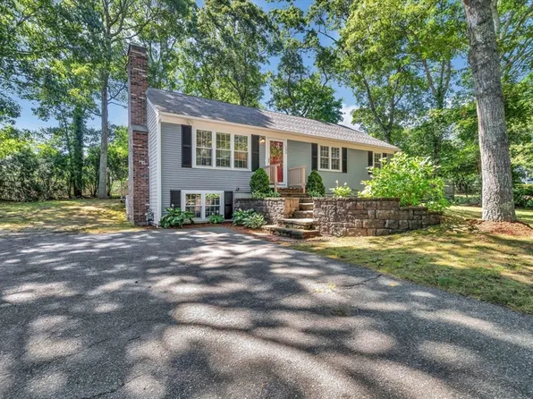 135 Scudder Ave, Barnstable, MA 02630