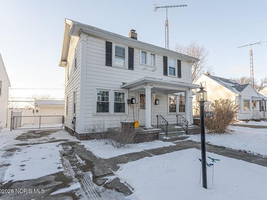 590 Sylvandale Ave, Oregon, OH 43616