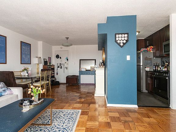 3rd image of 7235 112th St APT 9C