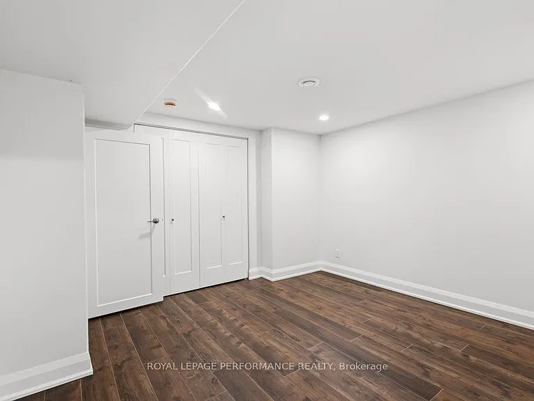 180 Roger Rd — Photo 43