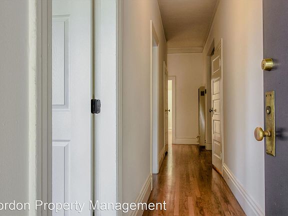 4th image of 2644 Hyde St
