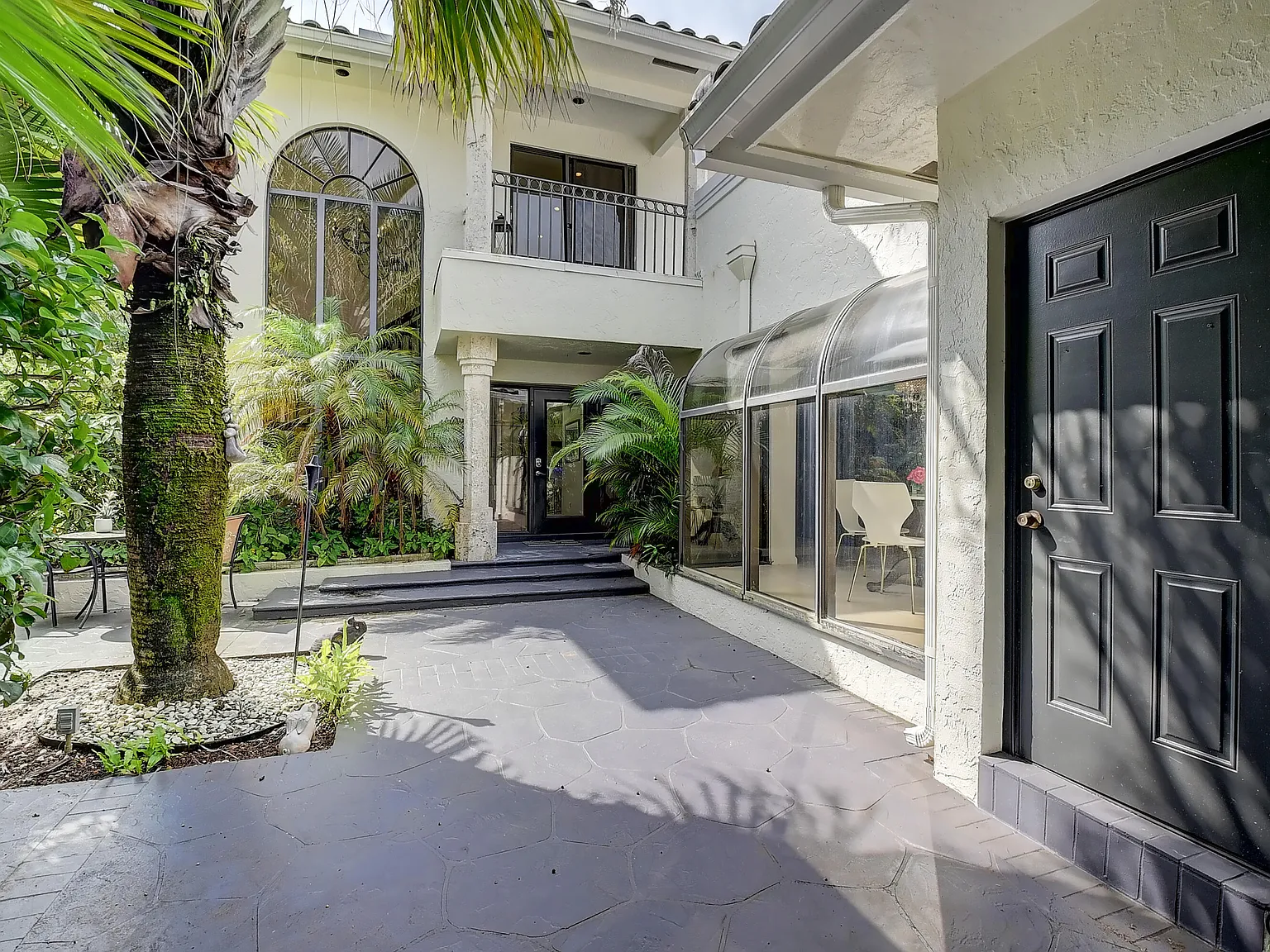 3 bed, 3.0 bath, 2770 sqft, $7,700 — Photo 4