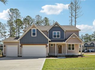 78 Graduate Ct, Spring Lake, NC 28390