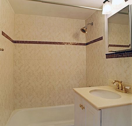 5th image of 139 E 33rd St APT 14H