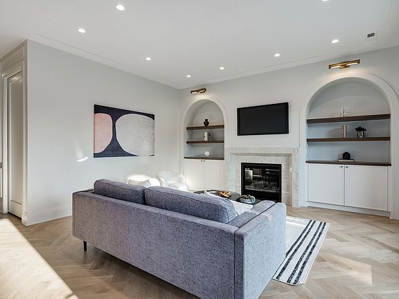 3rd image of 1656 N Dayton St #2