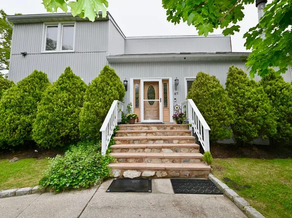 57 Cozine Road, Center Moriches, NY 11934