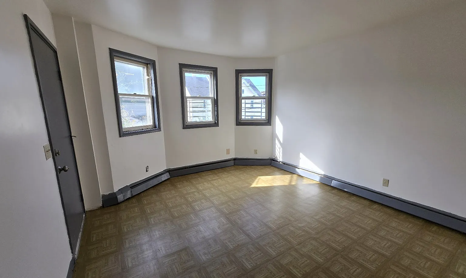 3 bed, 1100 sqft, $1,795 — Photo 3