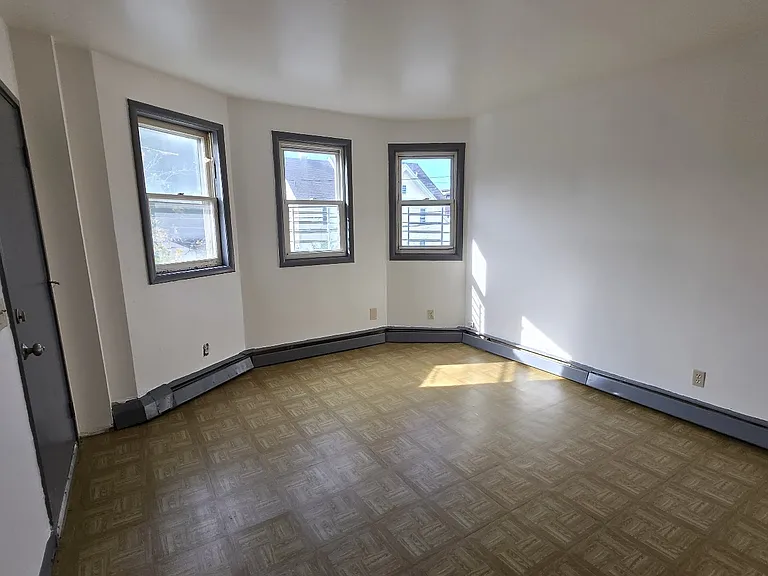 168 Winnikee Ave #3 — Photo 3
