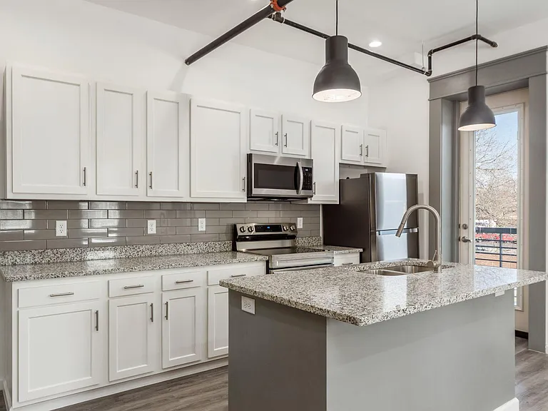 218 E Main St #2-D — Photo 10