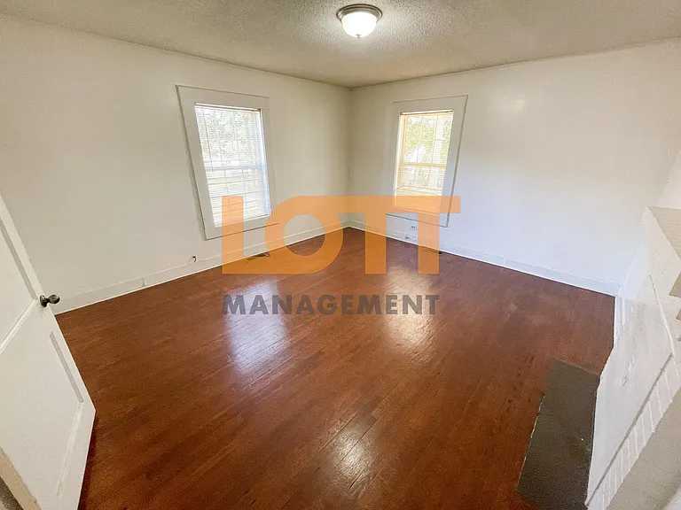 4 Pelzer St — Photo 10