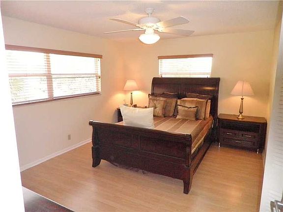 3rd image of 14721 Bonaire Blvd APT 301