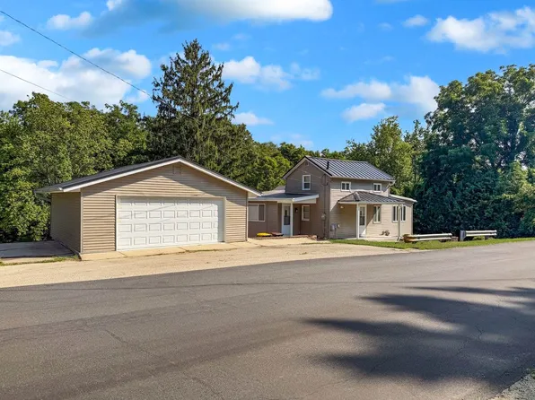 300 E 2nd St, Orangeville, IL 61060
