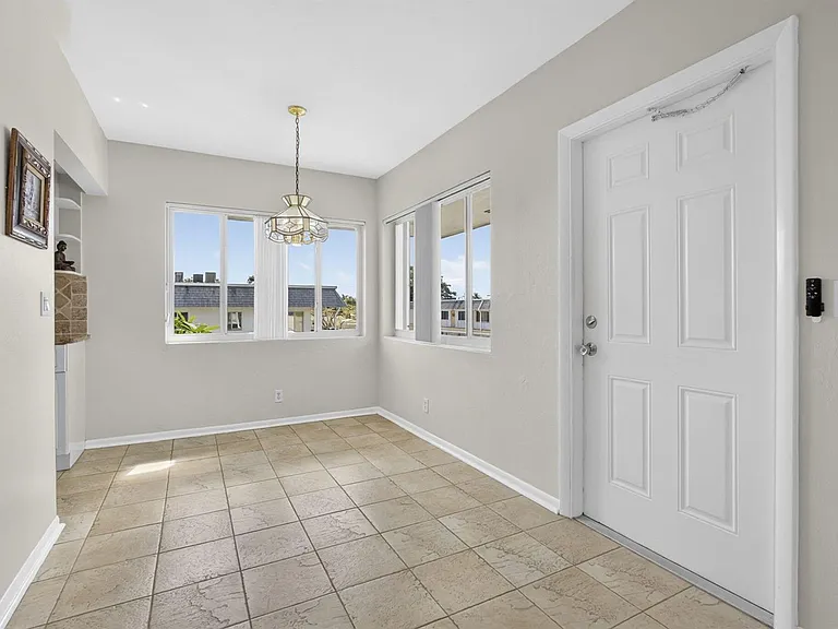 3402 Cynthia Ln #201 — Photo 15