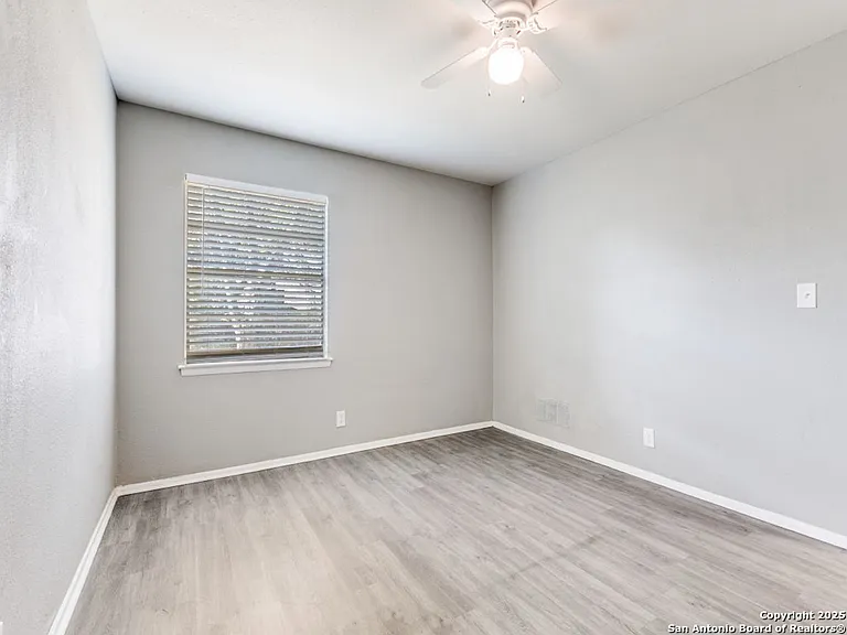 5830 Castle Yard — Photo 29