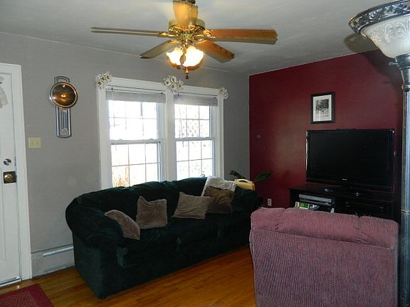 5th image of 703 Hollyhock Dr