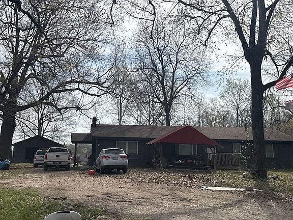 3rd image of 812 County Road 565