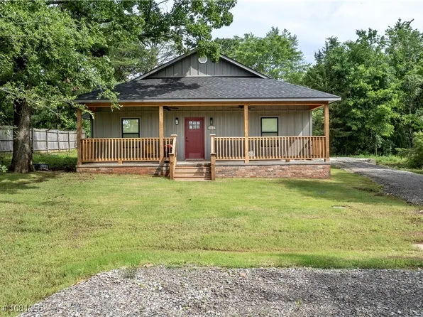 942 Strawberry Ln, Cedarville, AR 72932