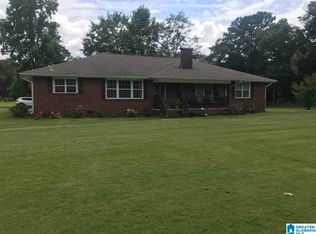 6194 Warrior River Rd, Bessemer, AL 35023