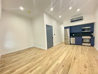 Rented by Nolita Group