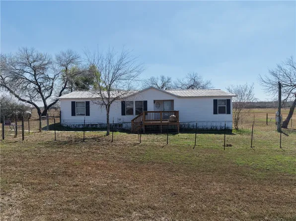 112 Baldwin Ave, Mathis, TX 78368