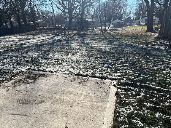 3rd image of 1509 E Glenwood Dr