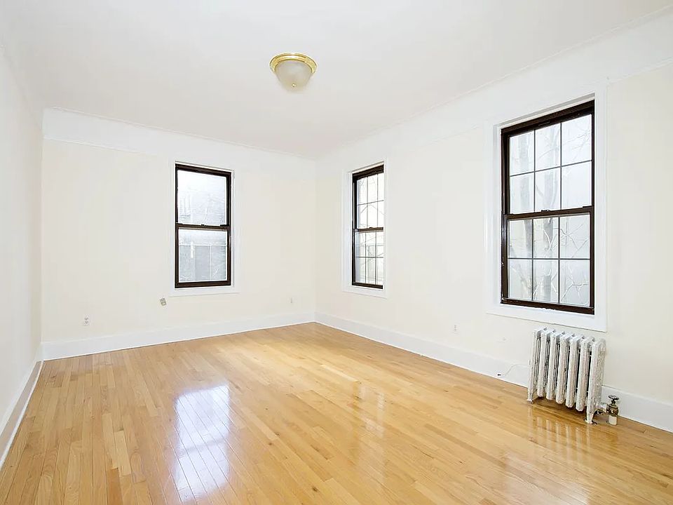 1st image of 15 Abingdon Sq APT 36