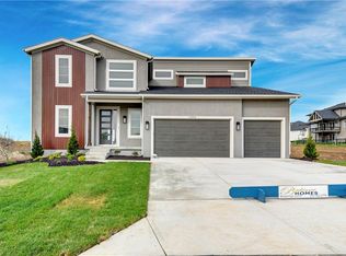 22058 W 100th Ter, Lenexa, KS 66220