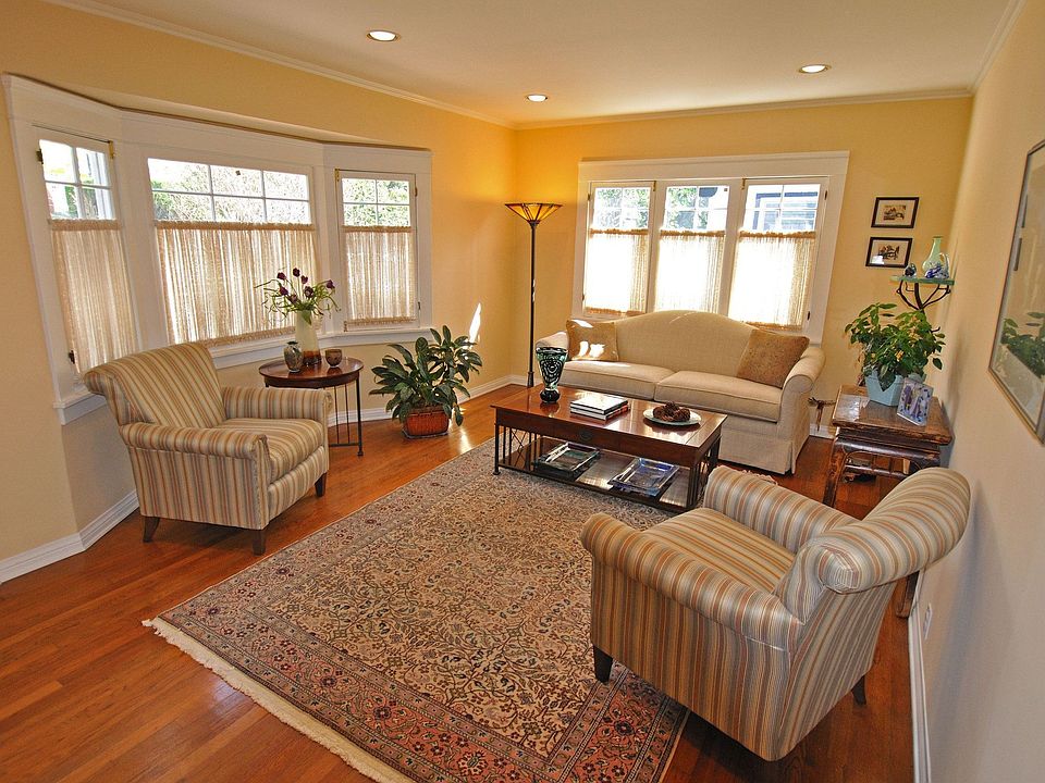Formal Livingroom
