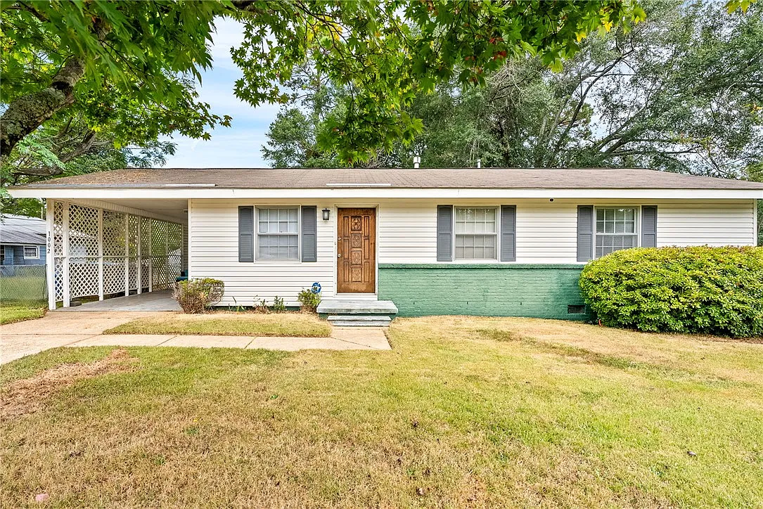 1002 Wallace Ave photo 1