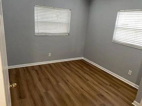 225 5th Ave NE #4 — Photo 10