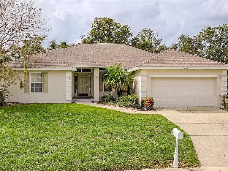 6719 Highlands Creek Blvd — Photo 1