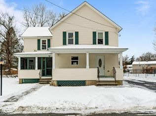 28 N Clark St, Ogdensburg, NJ 07439