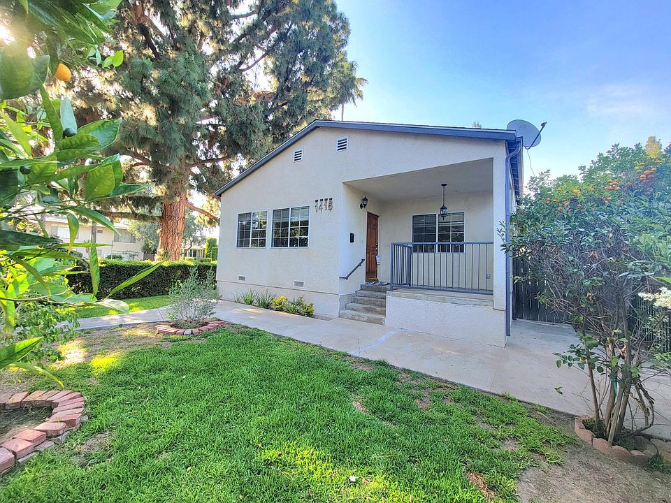 1st image of 1415 Las Lunas St