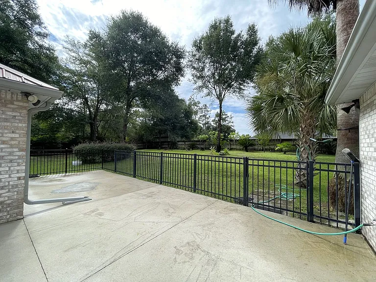 205 Wedgewood Ln — Photo 21