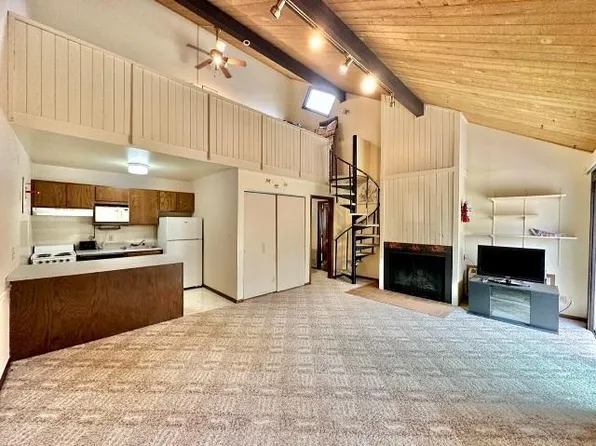 310 Quadna Mountain Rd, Hill City, MN 55748