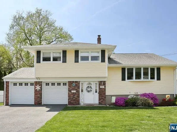 30 Karen Ln, Emerson, NJ 07630