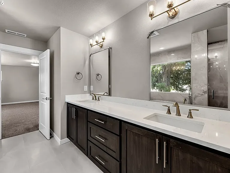 6107 NE 45th Ct — Photo 14