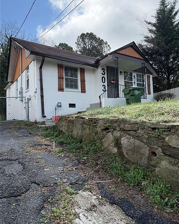 1st image of 303 Anderson Ave NW