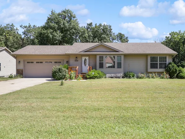 2735 SE 17th St, Des Moines, IA 50320