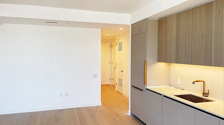 Rented by YouYork Management LLC | media 19