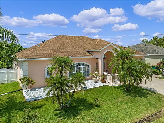 3rd image of 323 Alegriano Ct