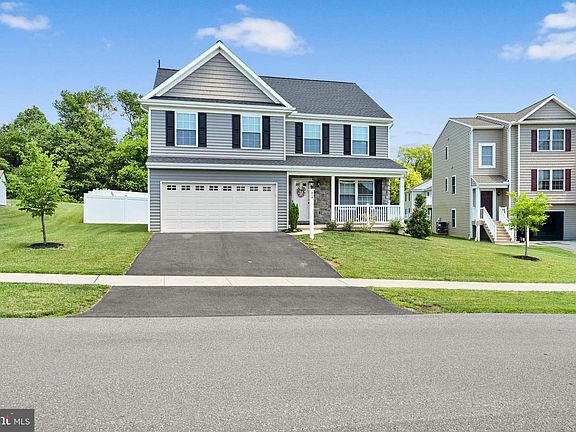 4th image of 216 Darlington Ct
