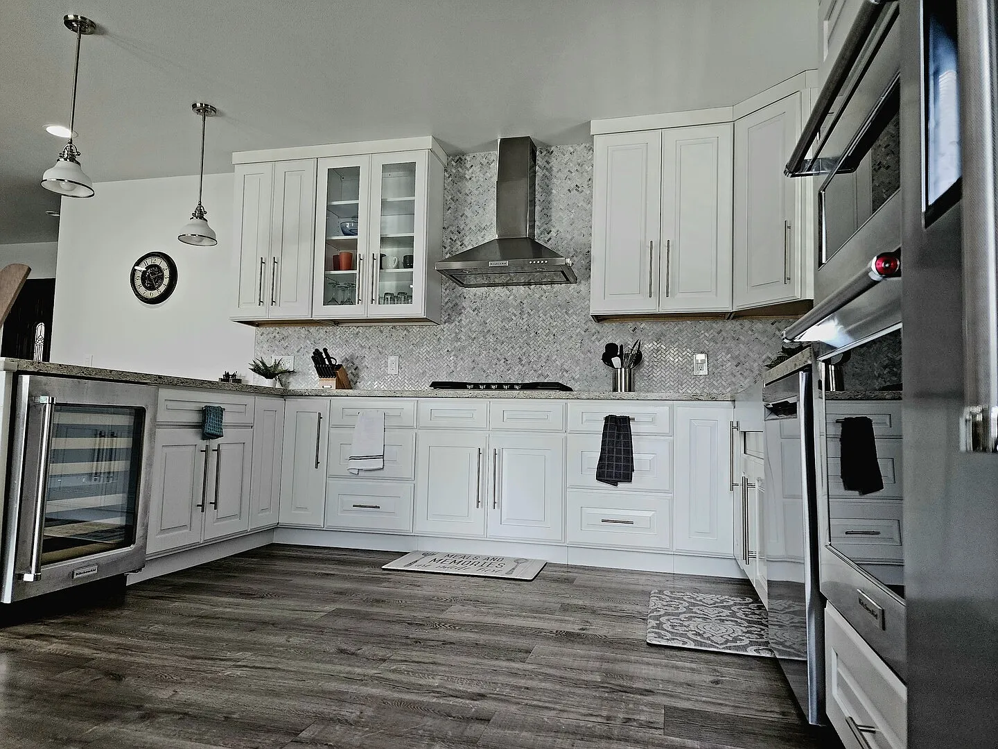 Stylish Serenity for Families and Pets — Photo 2